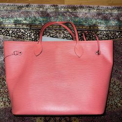 Louis Vuitton Neverfull MM Coral Bag