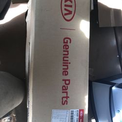 Kia front and rear door assemblies 2 full sets new !