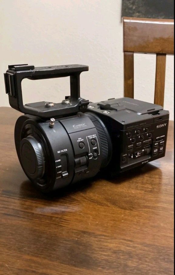 Song nex-fs700r Cinematic Camera