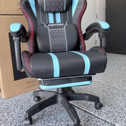 LIKE NEW gaming chair with speakers and massage