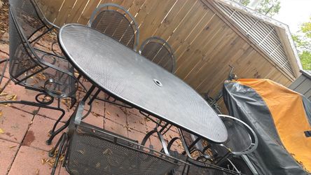 mesa de patio sillas mesedoras