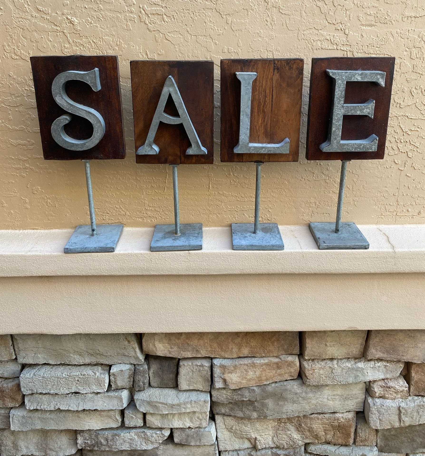 Anthropology Letters On stand