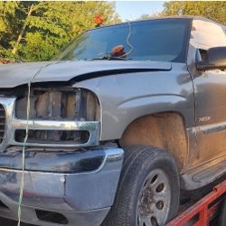 2001 GMC YUKON SIERRA FOR PARTS EN PARTES.. NO  MOTOR NO TRANSMISSION 