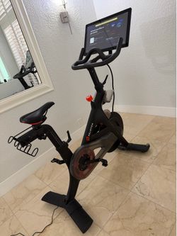 Peloton Bike- Perfect Condition