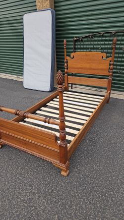 Wood Four-Poster Bed FrameHeadboard