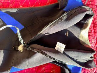 Kids Shorty wetsuit in good condition.