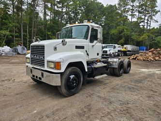 2004 Mack Ch613 Twin Wet line , 10 speed set up for end dump