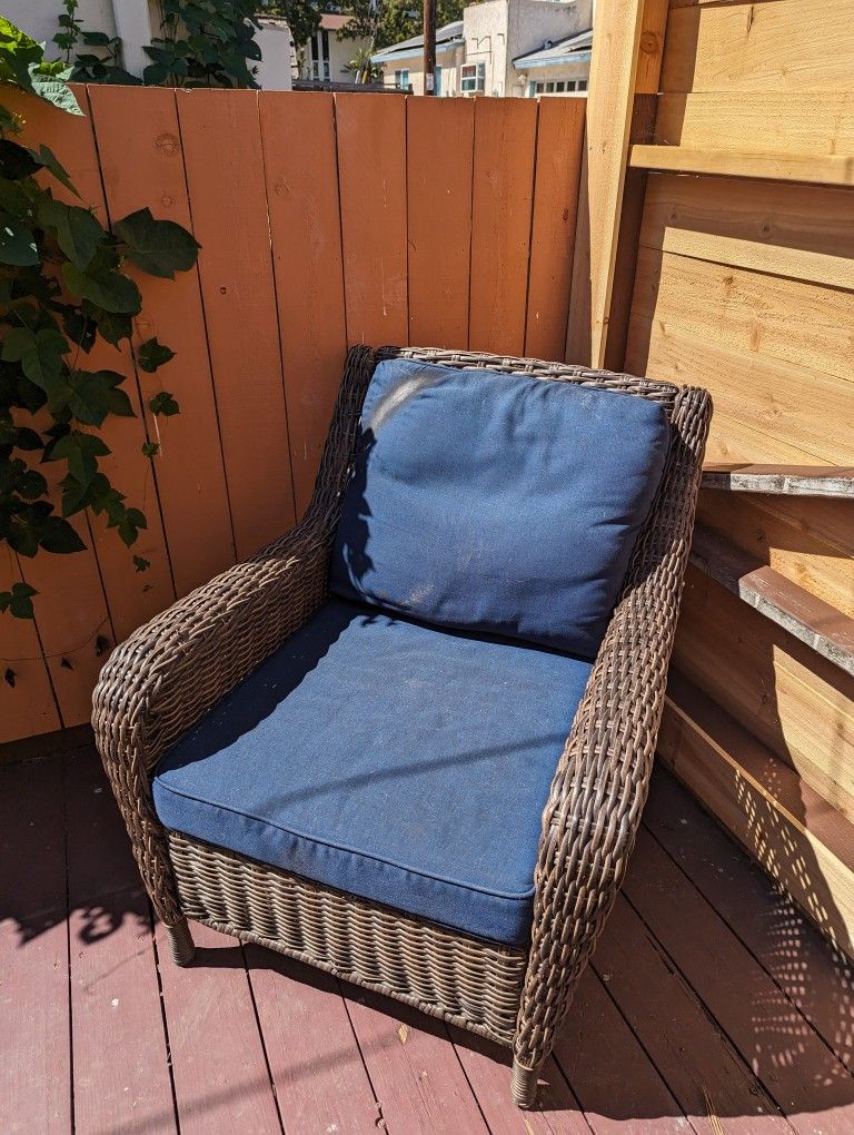Cambridge Brown Wicker Outdoor Patio Lounge Chair With Blue Cushions