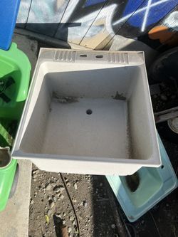 3 Sinks  