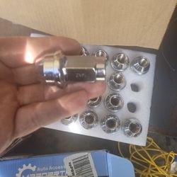 Lug Nuts 14 X2