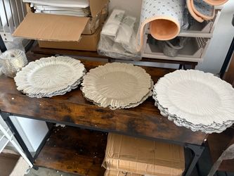 Plastic charger plates