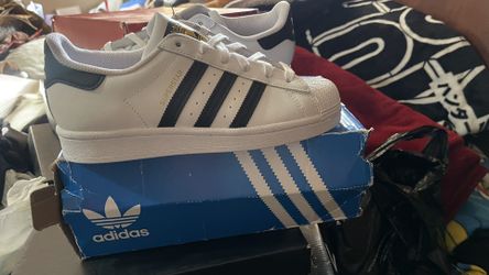 Adidas 👟 Shoes