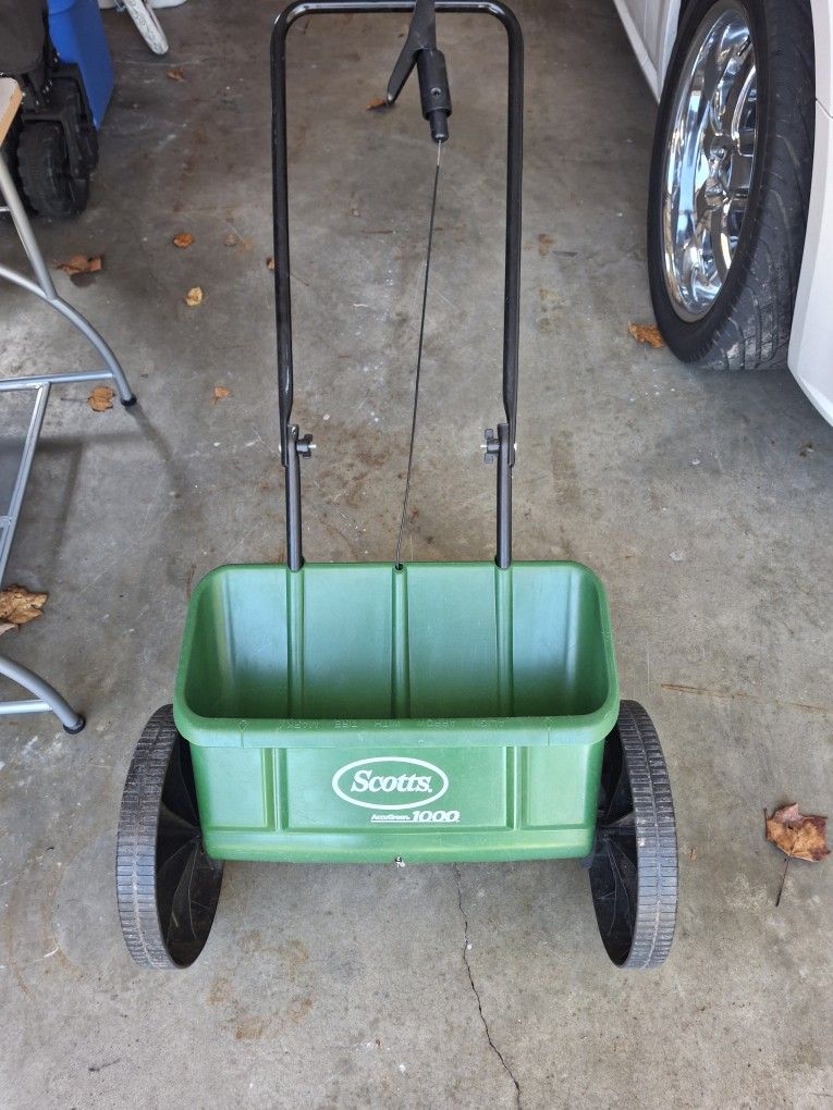 Scott's Accugreen 1000 Spreader