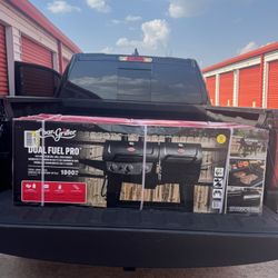 Char-Griller Dual Fuel Pro Gas and Charcoal Grill and Smoker