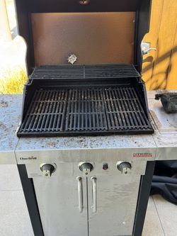 Char-Broil Grill w cover
