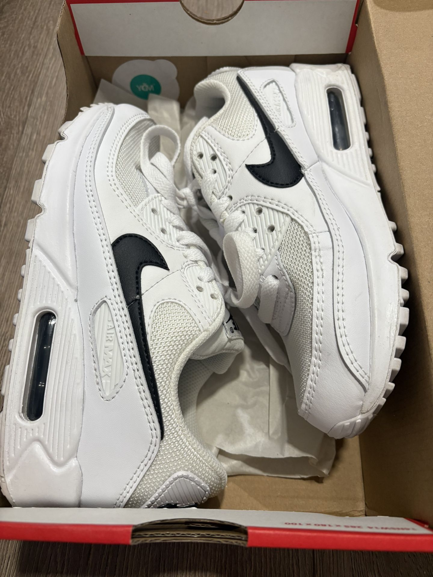 White Nike Air Max