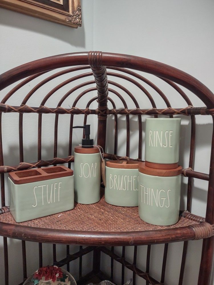 Rae Dunn Bathroom Set