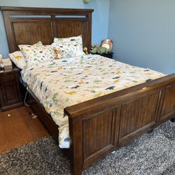 Queen Size Wooden Bed Frame And Box Spring
