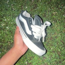 knu school vans worn a lot size 5.5 asking 20