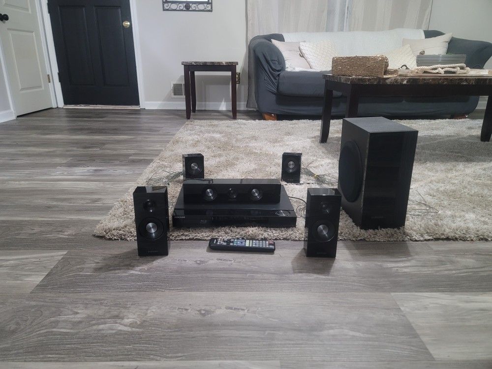 Samsung HTC-5500 Blue Ray Home Theater System