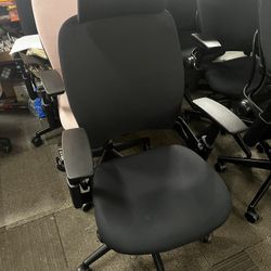 Steelcase V2 Leap Office Chair With Headrest 