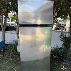 Whirlpool Refrigerator 