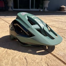 Fox Speedframe Pro MIPS Helmet Size Small