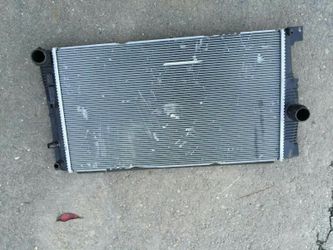 12 13 14 15 16 2012 2013 2014 2015 2016 BMW 5 SERIES 528i xDRIVE 550i ENGINE COOLING RADIATOR OEM