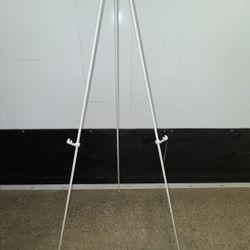 White Metal Easel – $15