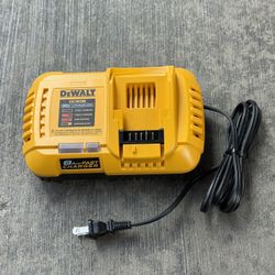 Fast Charger 8 Amp Dewalt 