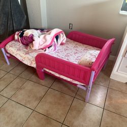 Toddler Bed With Matress