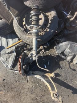 2011 Toyota Yaris Driver Side Front Right Suspension $250