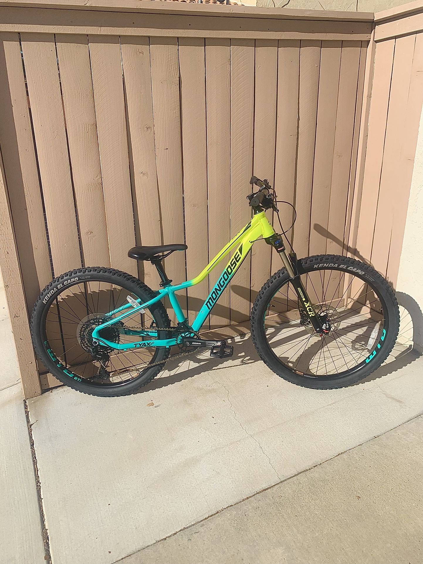 40%off New Kids MTB Trail Bike Tubeless Air Suspension 12spd