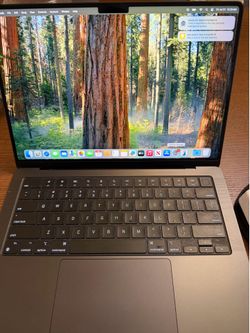 MacBook Pro M4 14inch 16GB Ram 512gb