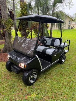 CUSTOM CLUB CAR GOLF CART!! 4 SEATER RUNS AND DRIVES!!
