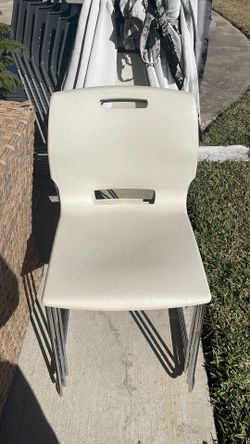 Whote Stable Chairs
