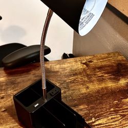 Desk Lamp With Charging Outlets  18watt