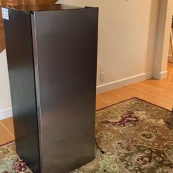 Vissani Refrigerator/Freezer