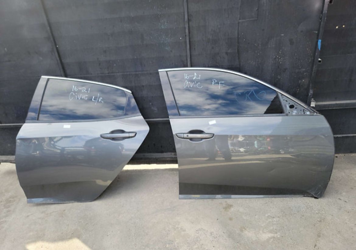 2016-2021 honda civic left rear door $500
