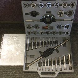 SAE /Standard Tap And Die Set National Coarse / Fine Pipe 44 PC.