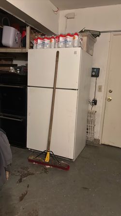 Fridge . Refrigerador