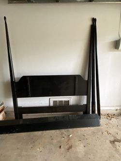 4 poster bed frame- queen
