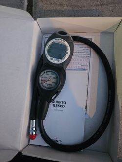 Suba pro fins and Suunto Gekko Dive Computer with Pressure Gauge