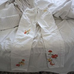 CYNTHIA HIGH RISE JEANS.