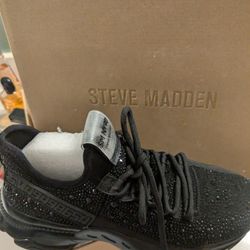 Brand New Steve Madden Maxima Sneakers and Convertible Belt Bag