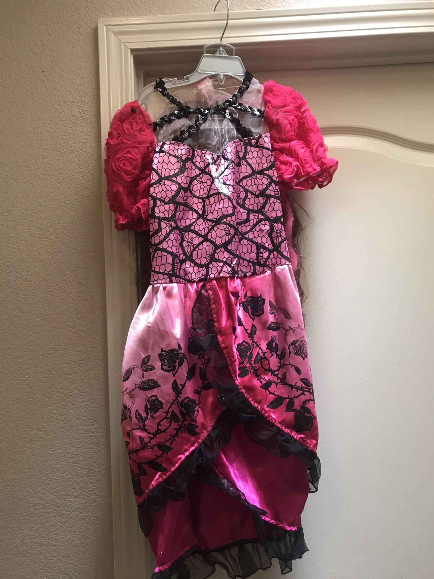 Ever after high size 8/10 with wig