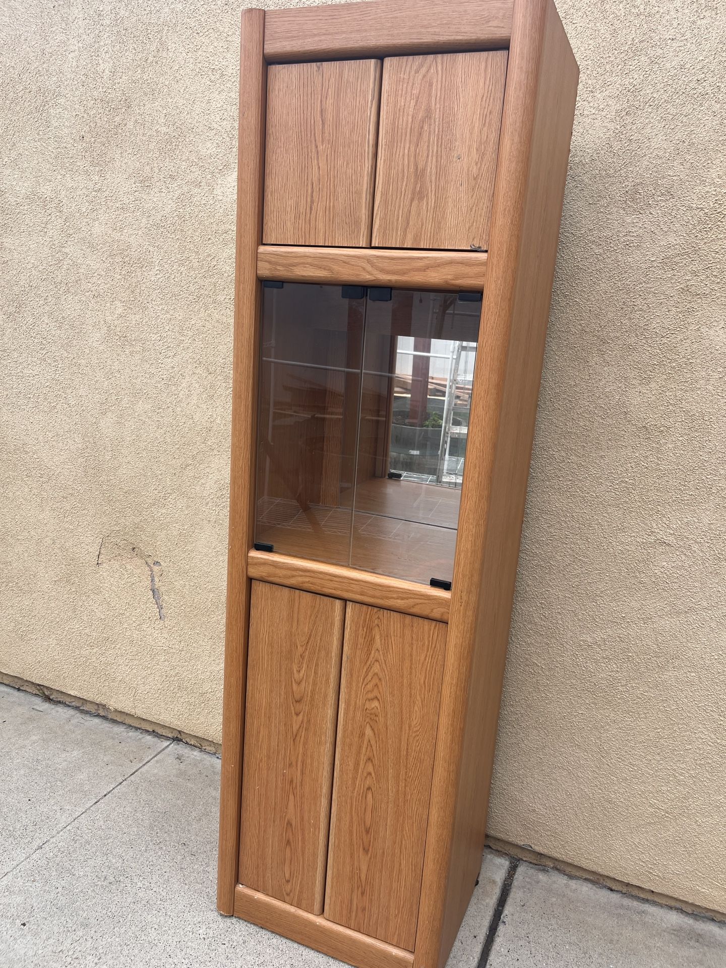 Home bar cabinet