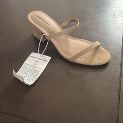NIB Nude Tan Faux Suede Heeled Straps Sandals Size 11