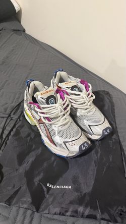 balenciaga runners