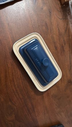 Ceramic butter dish with lid